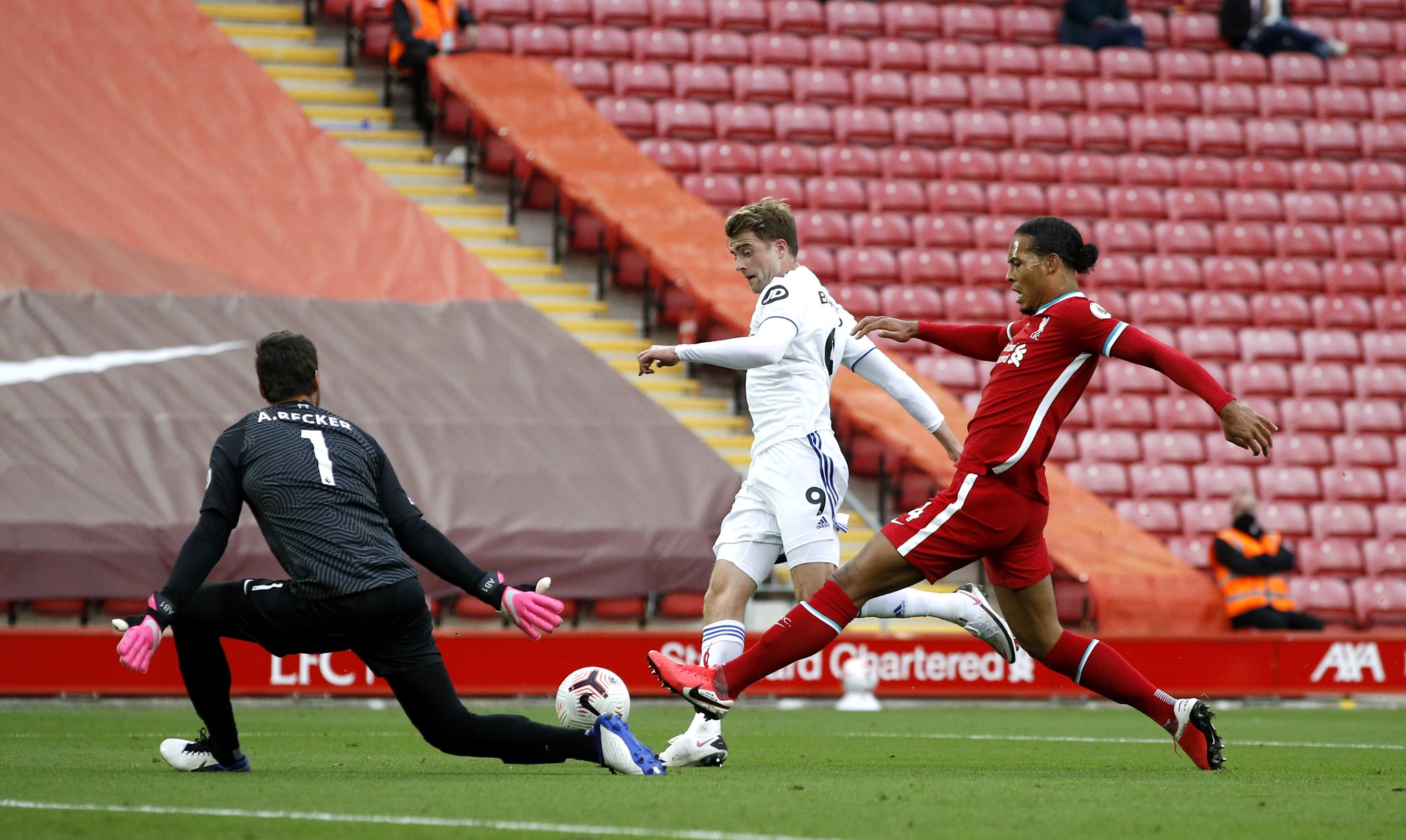 一名能够穿 一名能够穿